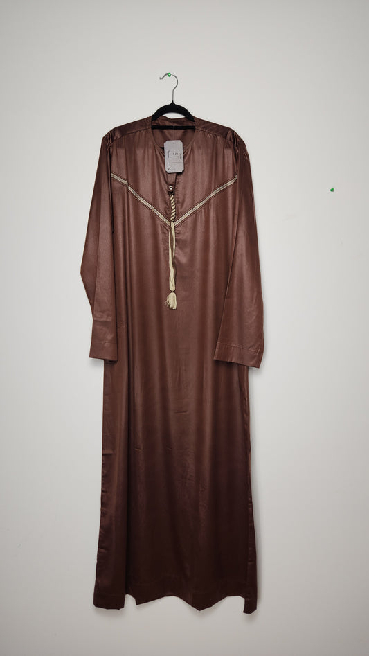 Elegant Omani thobe – traditional Emirati style for men – NZ, Australia & Fiji