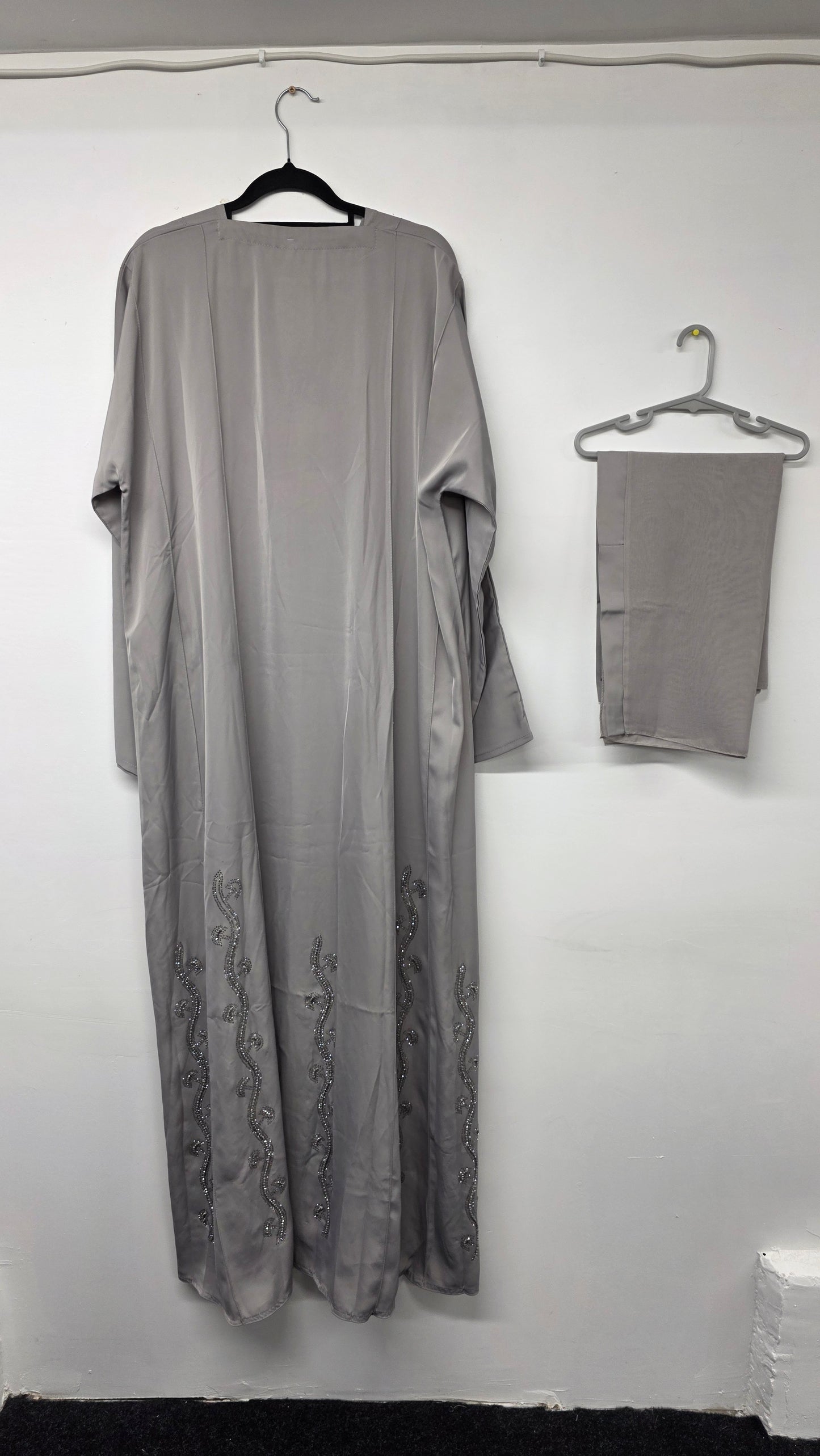 Abaya - AI18