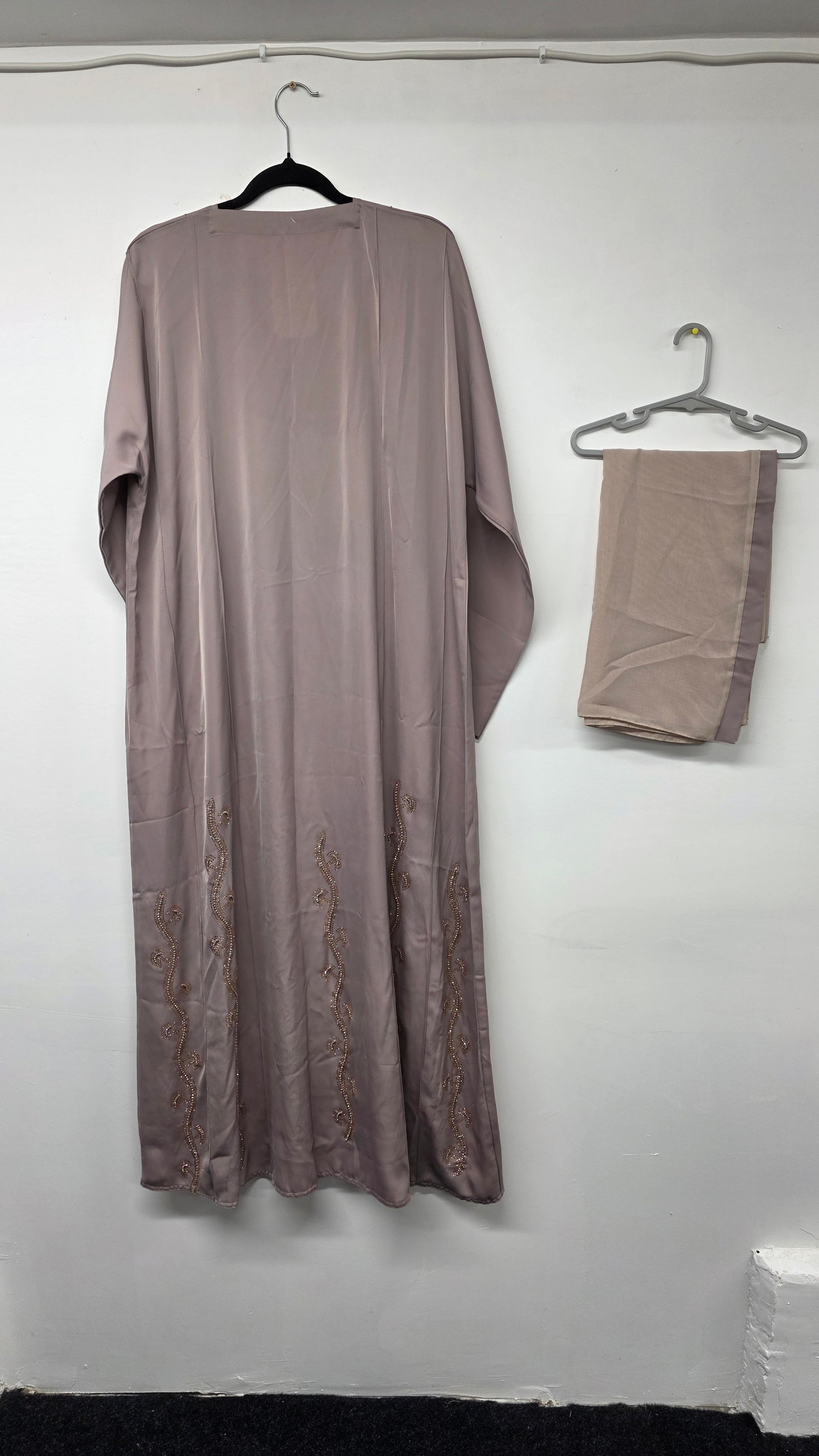 Abaya - AI21