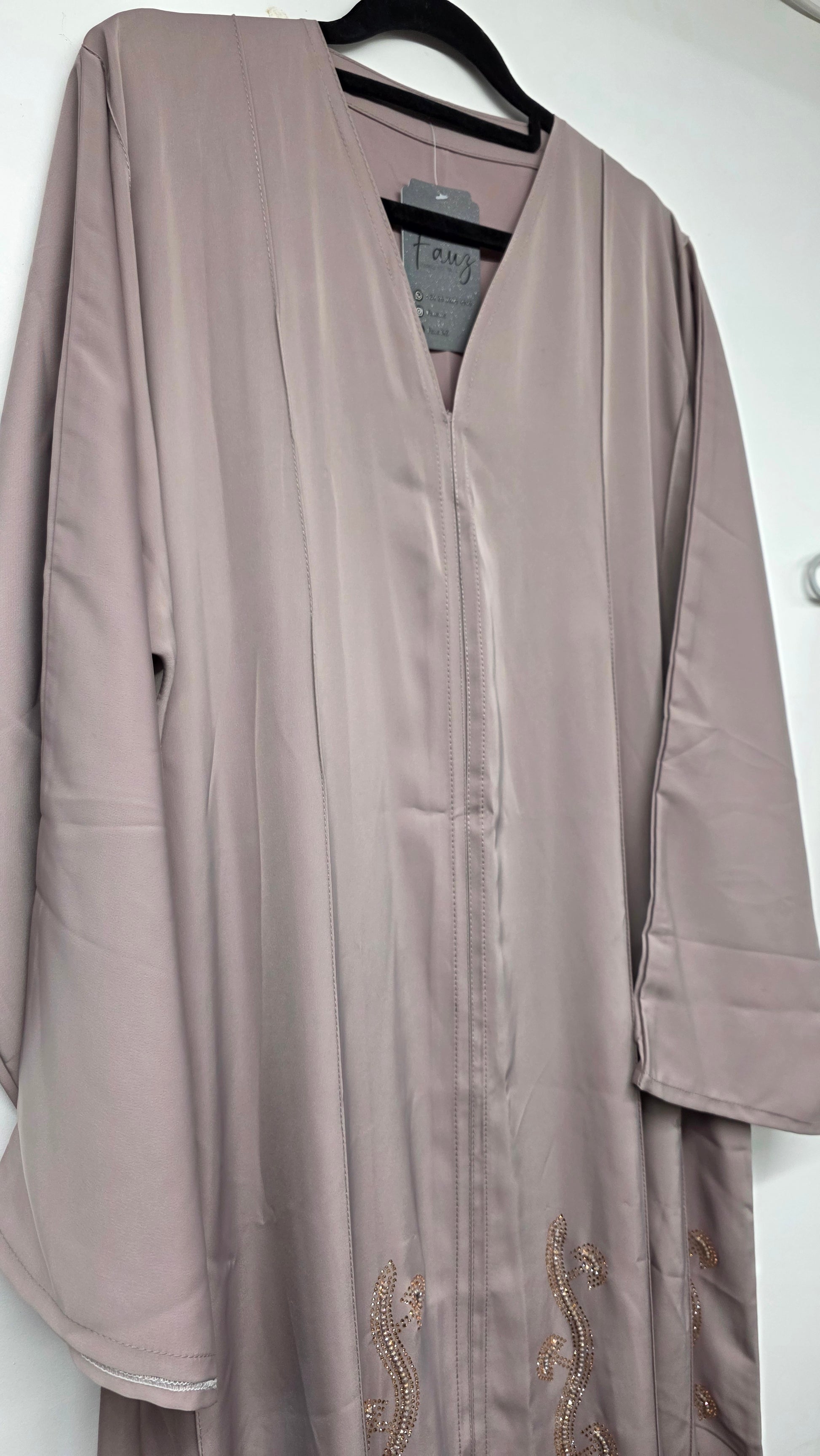 Abaya - AI21