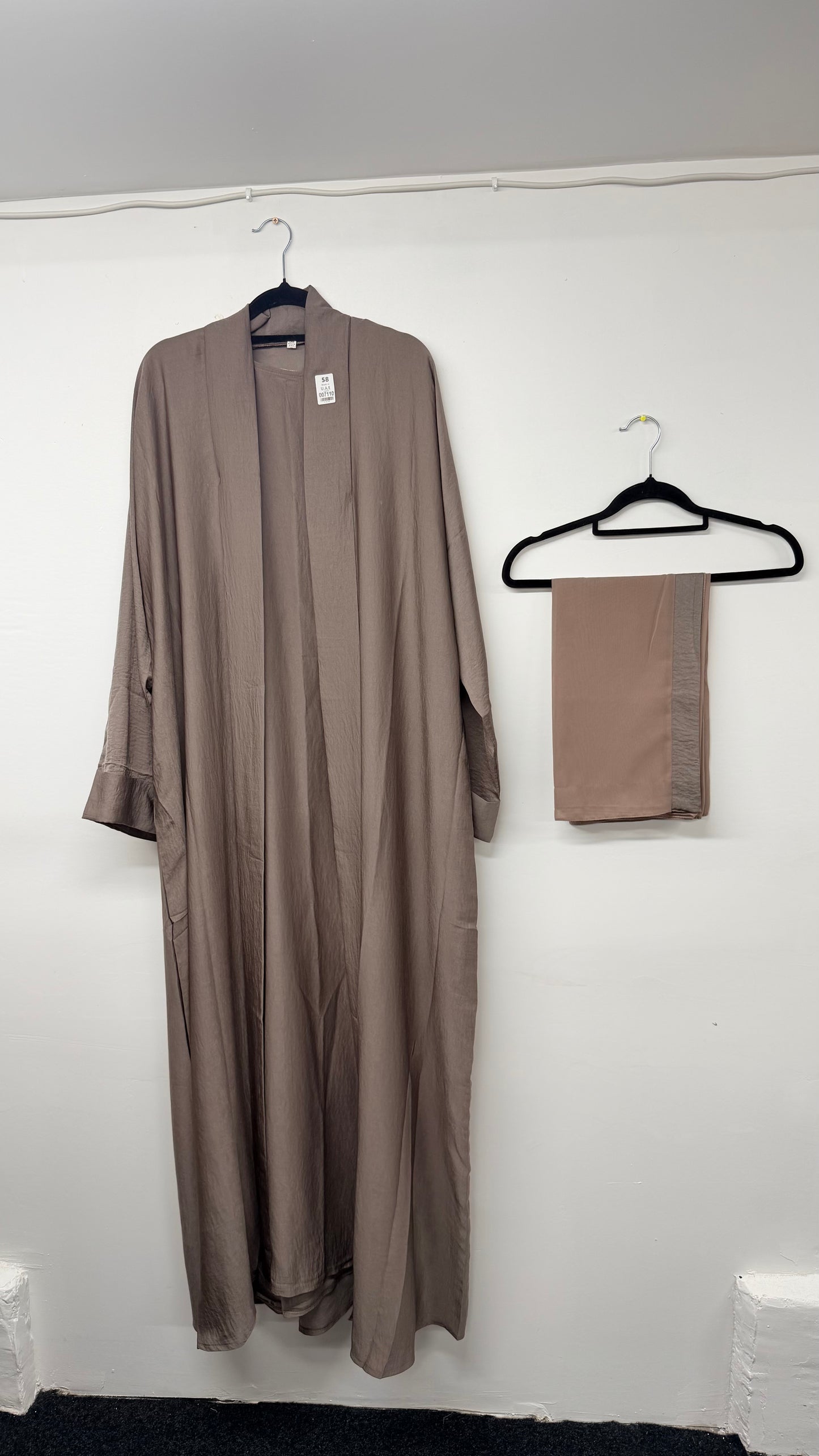 Abaya - AK22