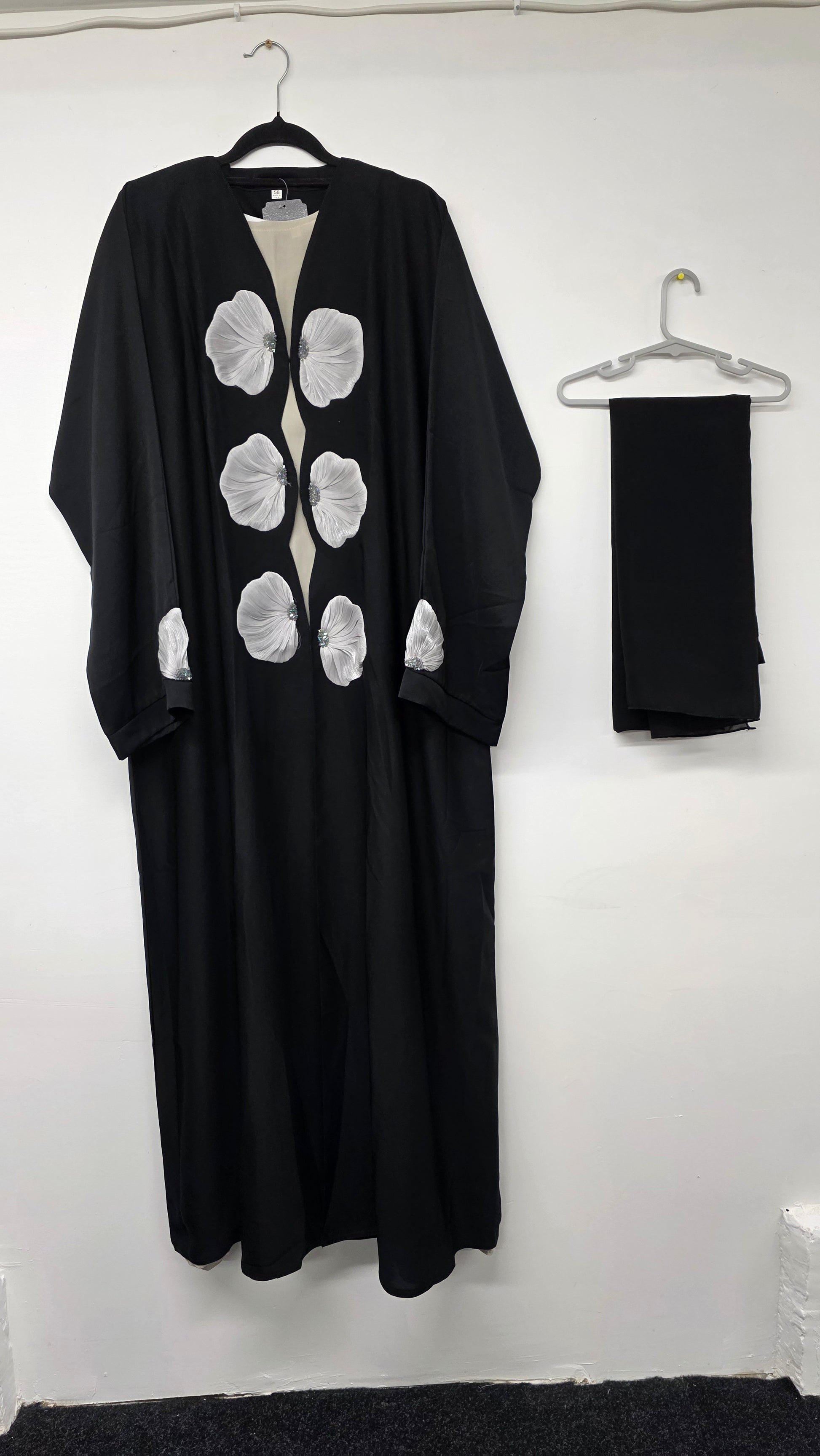 Abaya - AI2