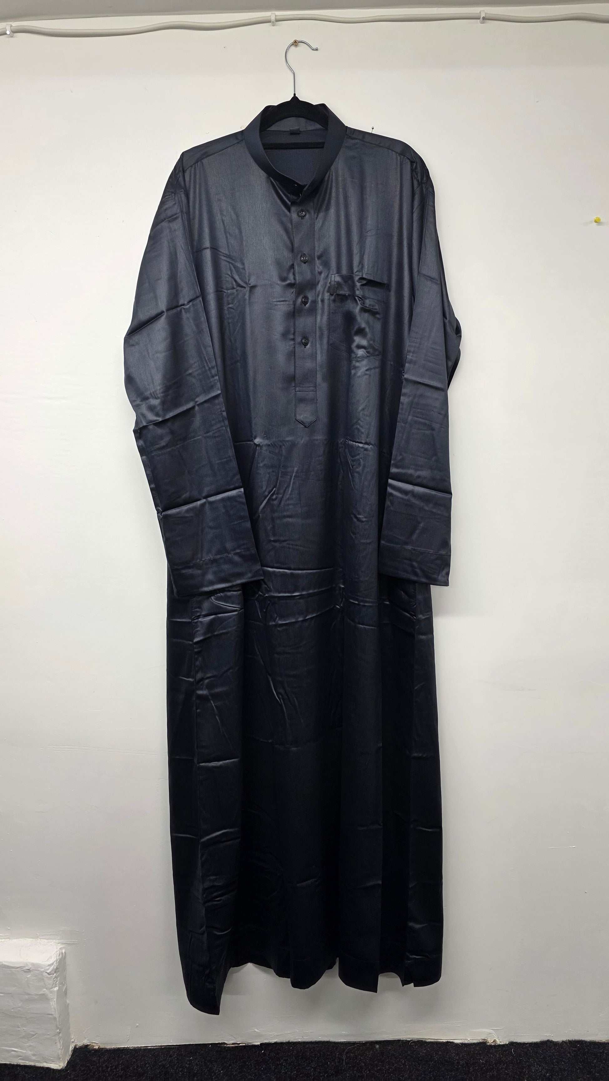 Men Thobes - TF1